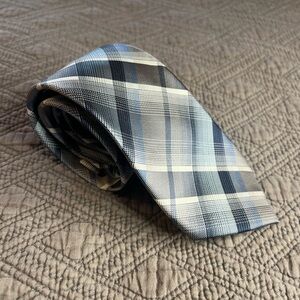 Kenneth Cole Reaction 100% Silk Men’s Neck Tie Made In China Blue Grey Plaid